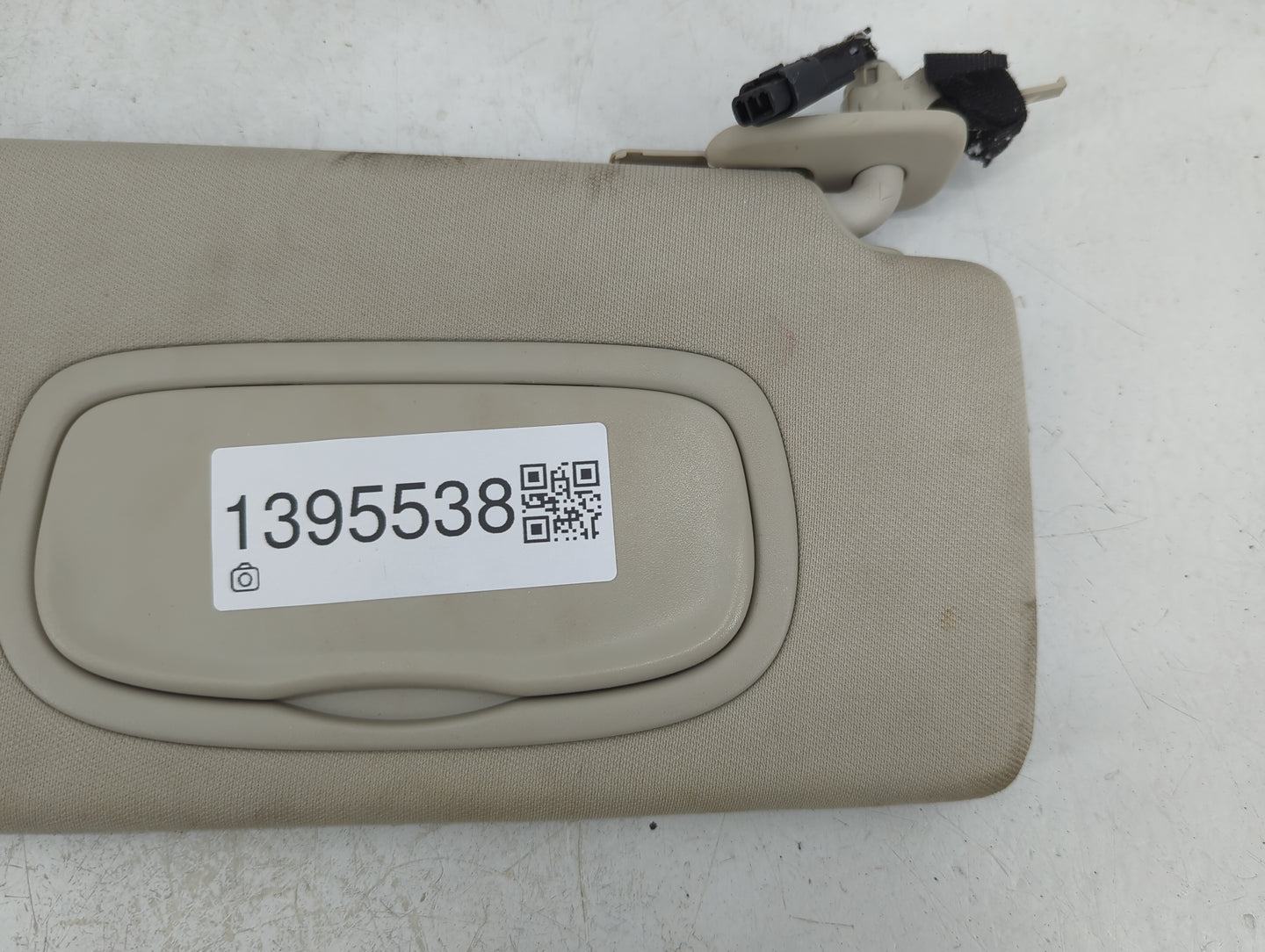 2014-2018 Jeep Cherokee Sun Visor Shade Replacement Passenger Right Mirror Fits Fits 2014 2015 2016 2017 2018 OEM Used Auto 