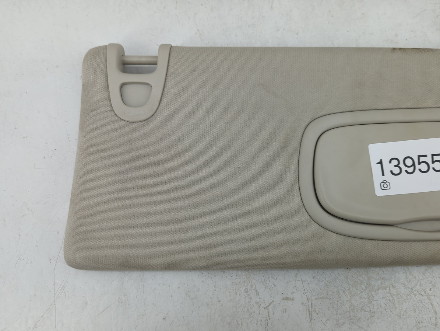 2014-2018 Jeep Cherokee Sun Visor Shade Replacement Passenger Right Mirror Fits Fits 2014 2015 2016 2017 2018 OEM Used Auto 