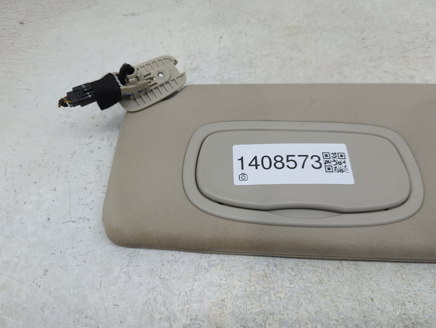 2014-2018 Jeep Cherokee Sun Visor Shade Replacement Driver Left Mirror Fits Fits 2014 2015 2016 2017 2018 OEM Used Auto Part
