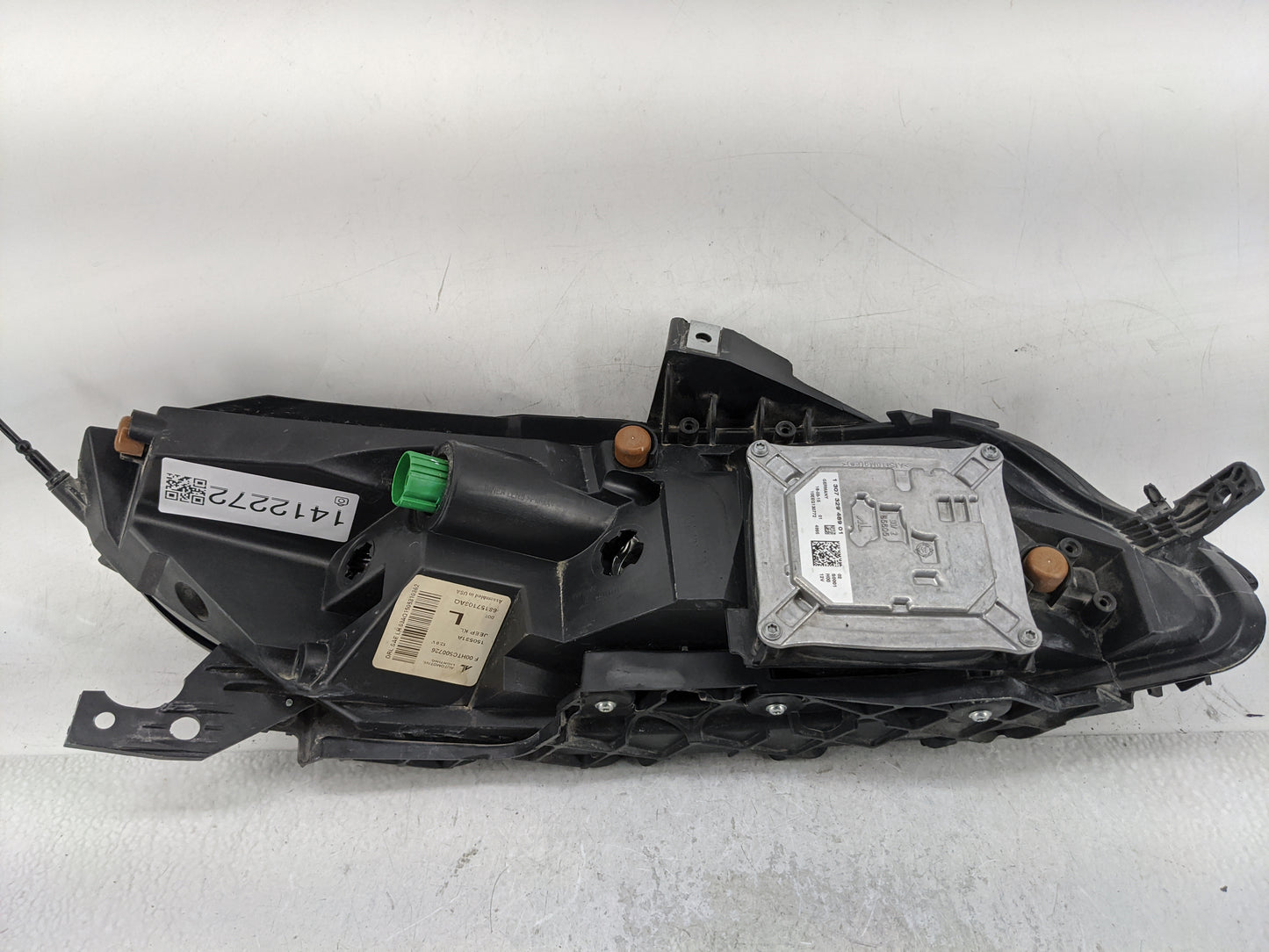 2014-2018 Jeep Cherokee Driver Left Oem Front Light Lamp - Oemusedautoparts1.com
