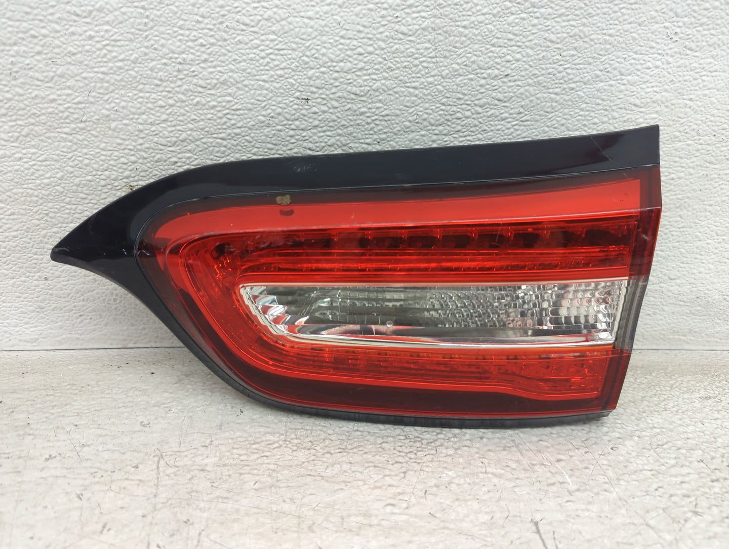 2014-2018 Jeep Cherokee Tail Light Assembly Passenger Right OEM Fits Fits 2014 2015 2016 2017 2018 OEM Used Auto Parts - Oem