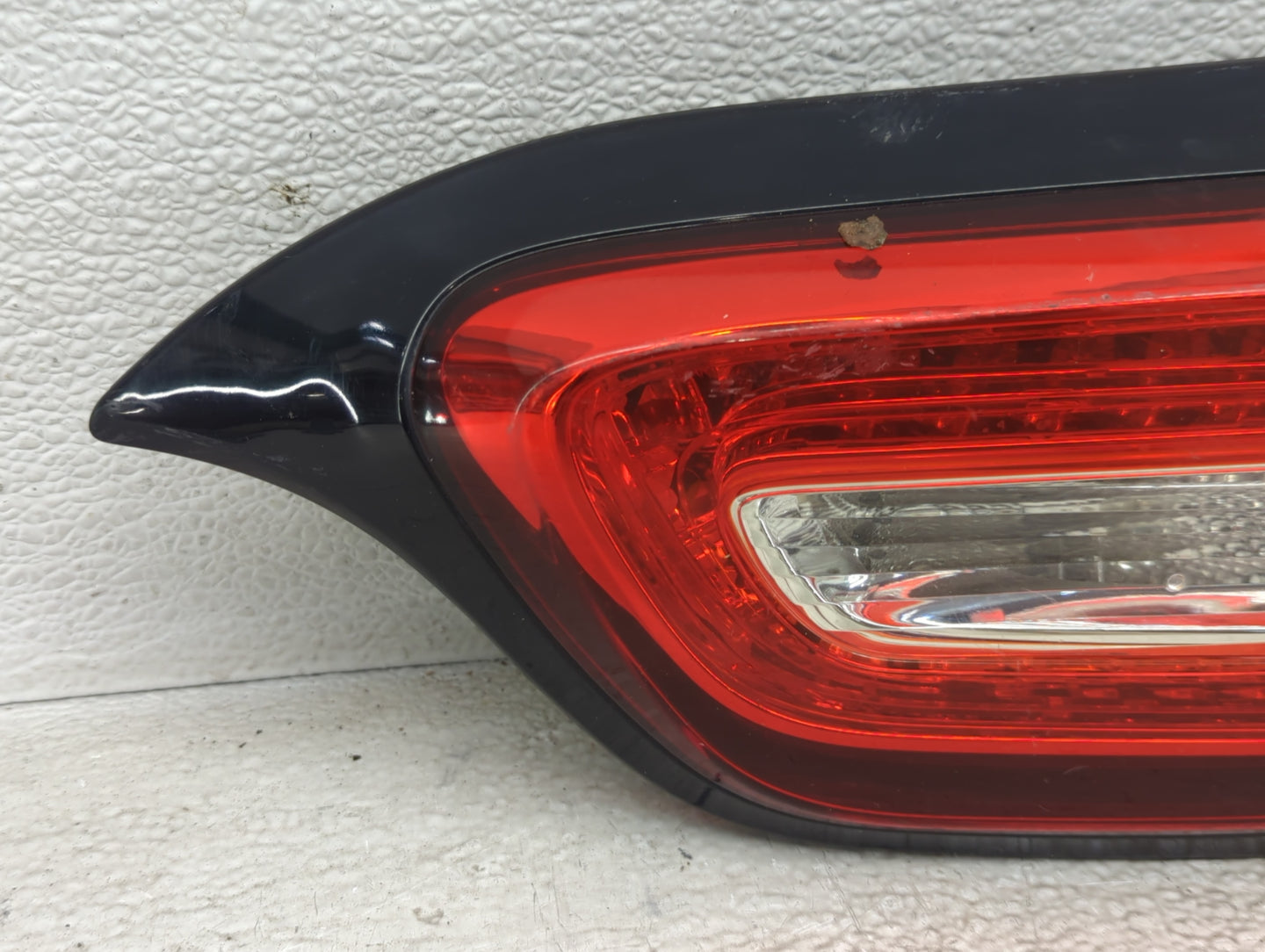 2014-2018 Jeep Cherokee Tail Light Assembly Passenger Right OEM Fits Fits 2014 2015 2016 2017 2018 OEM Used Auto Parts - Oem