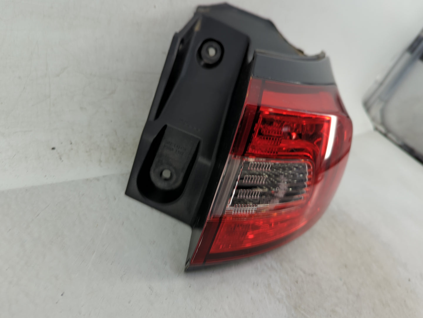 2014-2018 Jeep Cherokee Tail Light Assembly Passenger Right OEM Fits Fits 2014 2015 2016 2017 2018 OEM Used Auto Parts - Oem