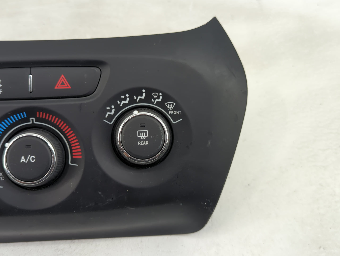 2015-2018 Jeep Cherokee Climate Control Module Temperature AC/Heater Replacement P/N:5VC84DX9AA Fits Fits 2015 2016 2017 201