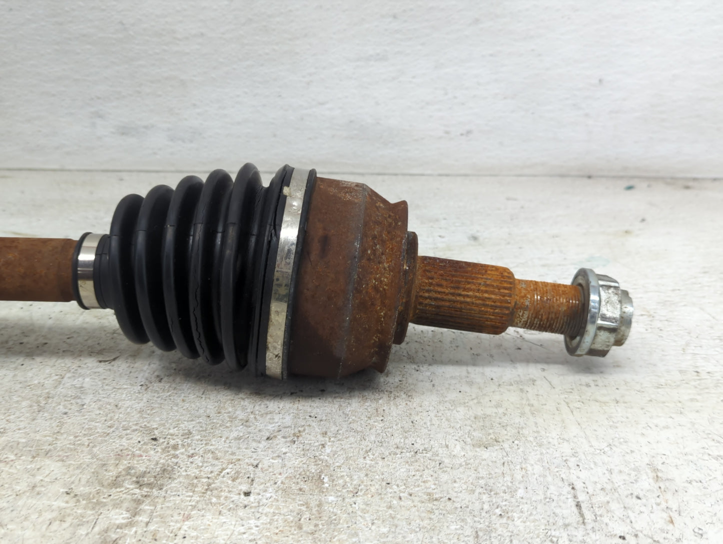 2014-2018 Jeep Cherokee Axle Shaft Front Passenger Cv C/v - Oemusedautoparts1.com