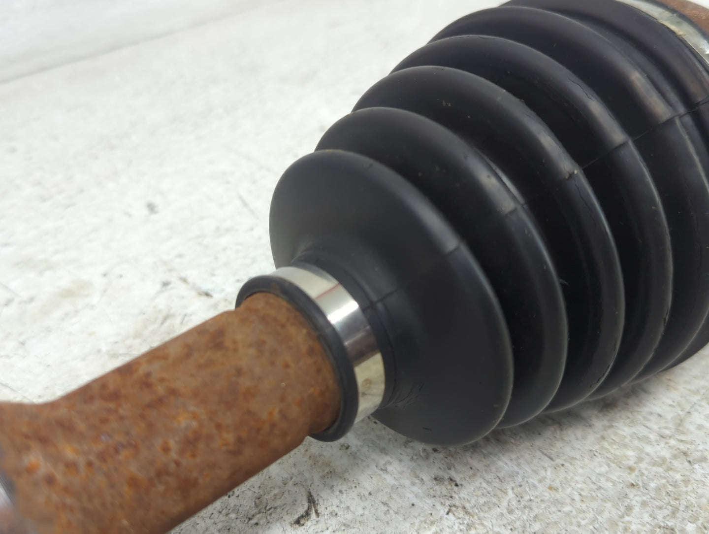 2014-2018 Jeep Cherokee Axle Shaft Front Passenger Cv C/v - Oemusedautoparts1.com