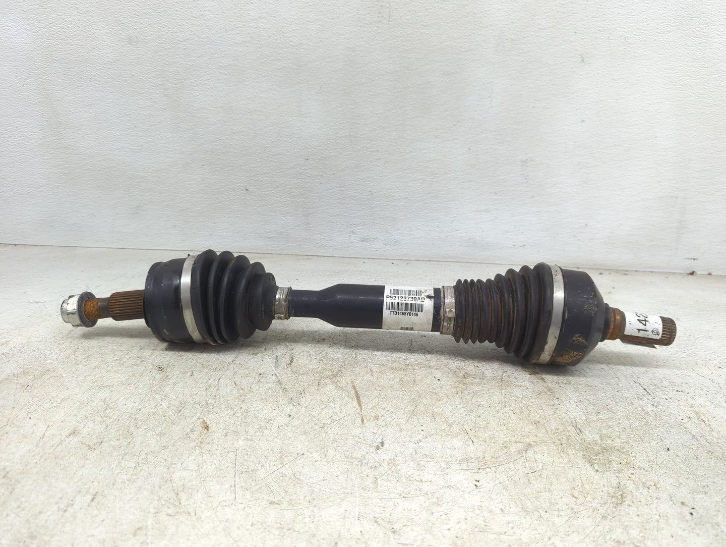 2014-2018 Jeep Cherokee Axle Shaft Front Driver Cv C/v - Oemusedautoparts1.com
