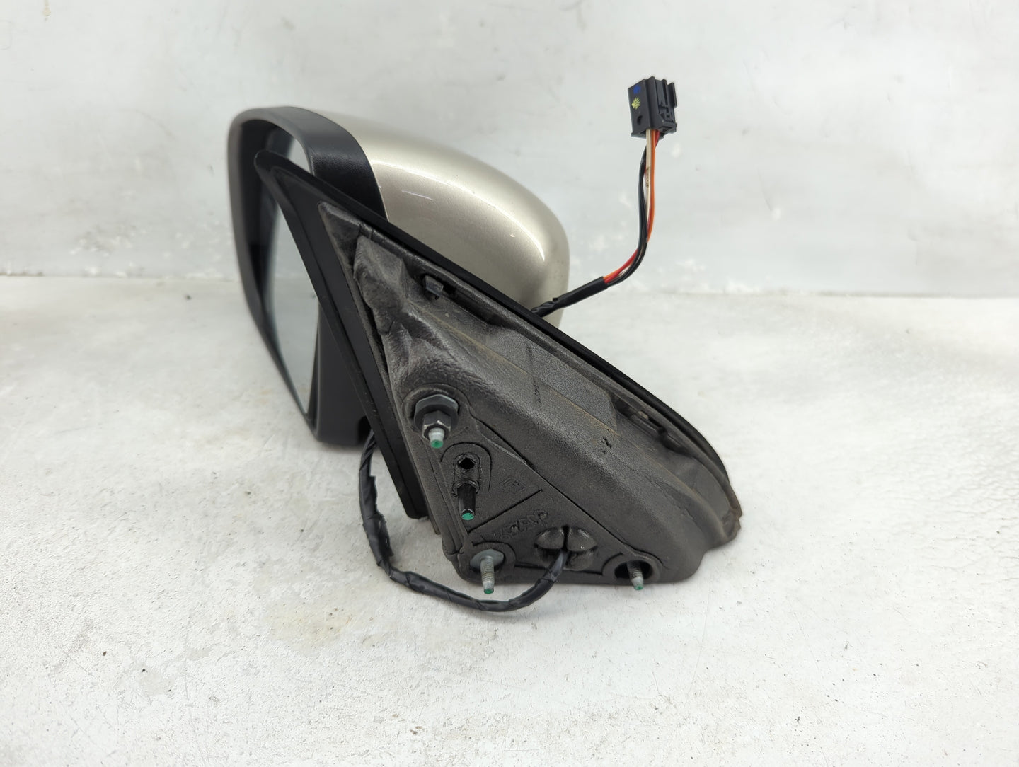 2014-2021 Jeep Cherokee Driver Left Side View Power Door Mirror - Oemusedautoparts1.com