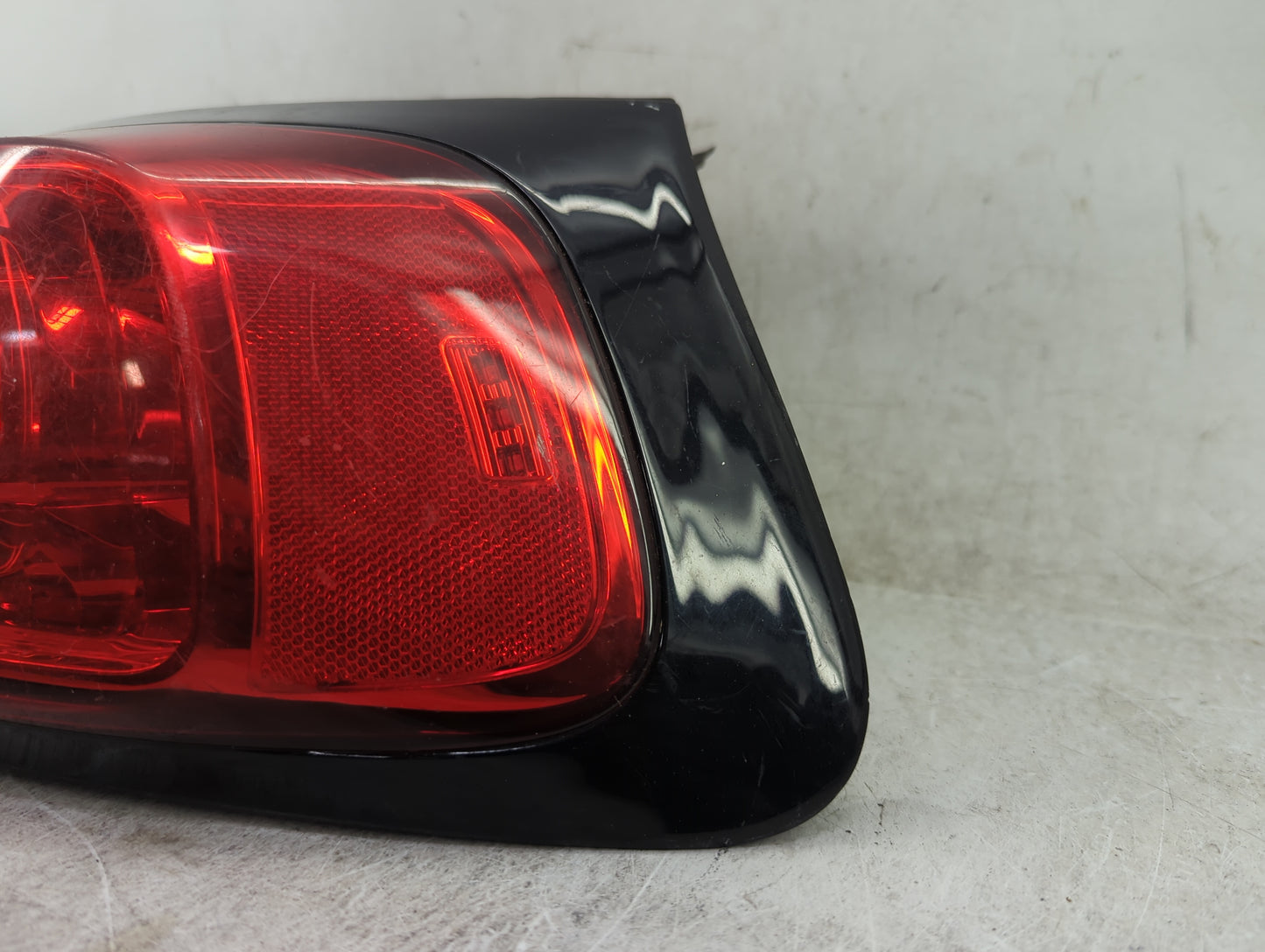 2014-2018 Jeep Cherokee Tail Light Assembly Passenger Right OEM P/N:68102906AD Fits Fits 2014 2015 2016 2017 2018 OEM Used A
