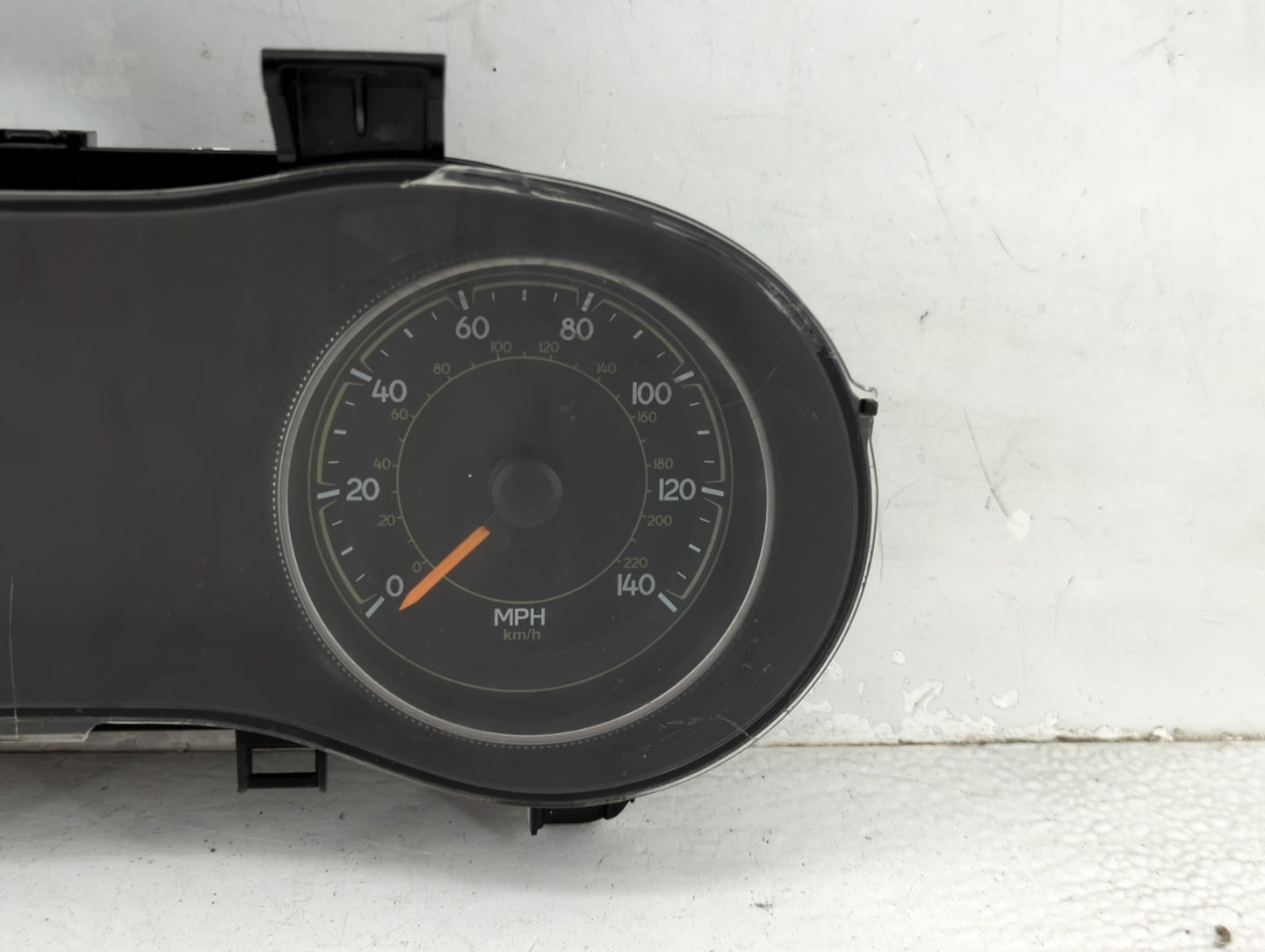 2015 Jeep Cherokee Instrument Cluster Speedometer Gauges P/N:P68241330AC Miles:84K Fits OEM Used Auto Parts - Oemusedautopar