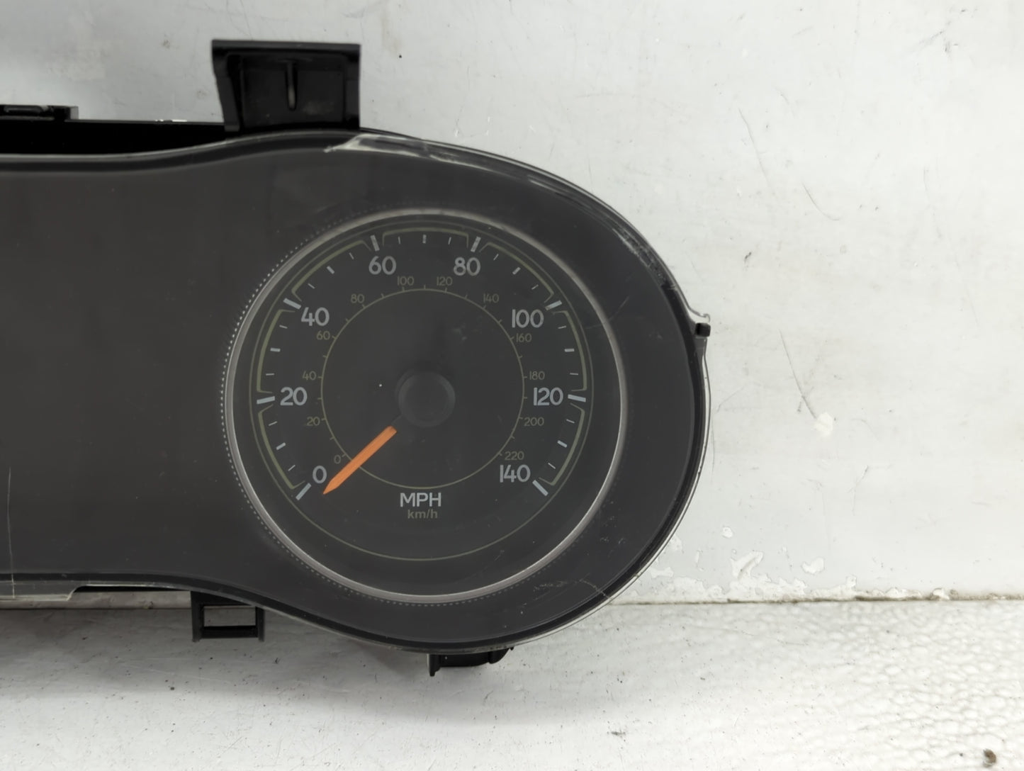 2015 Jeep Cherokee Instrument Cluster Speedometer Gauges P/N:P68241330AC Miles:84K Fits OEM Used Auto Parts - Oemusedautopar