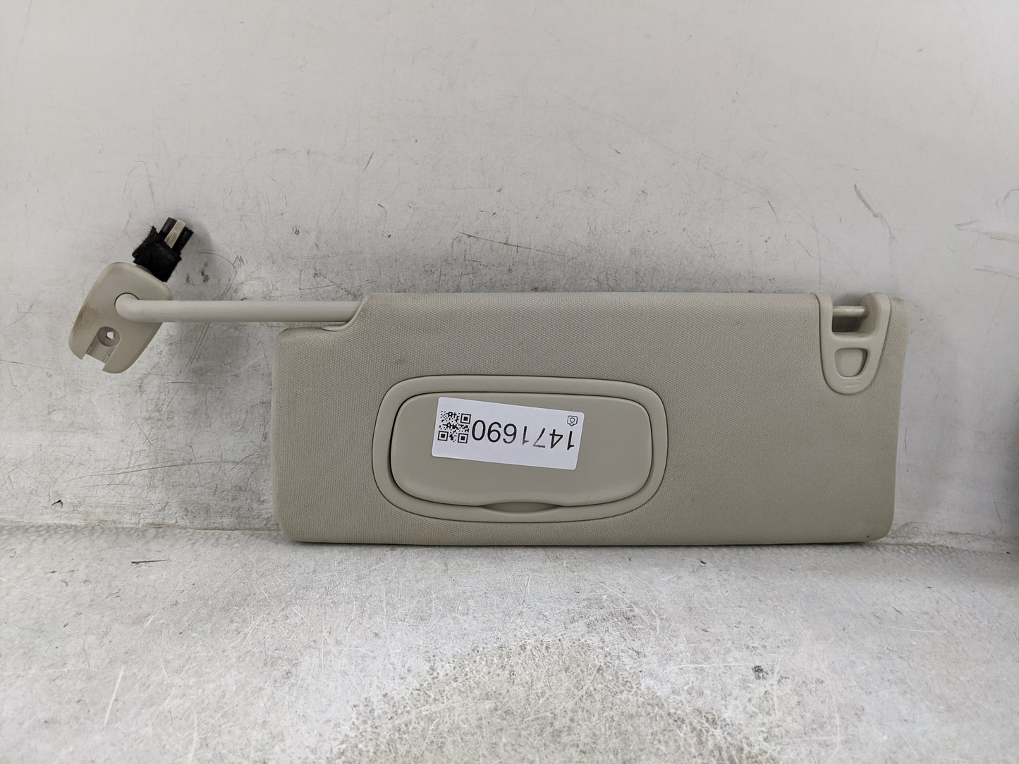 2014-2018 Jeep Cherokee Sun Visor Shade Replacement Driver Left Mirror Fits Fits 2014 2015 2016 2017 2018 OEM Used Auto Part