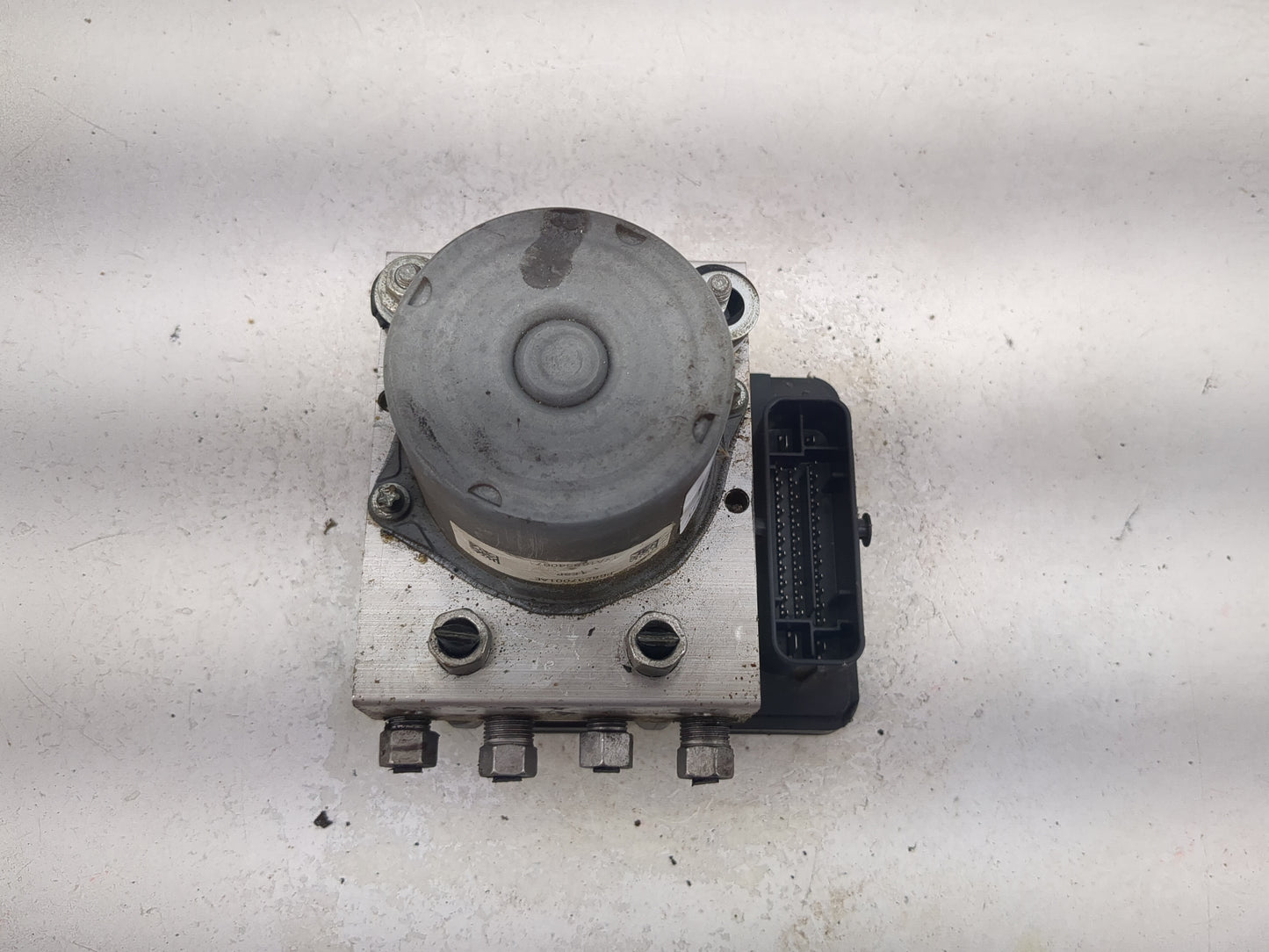 2015 Jeep Cherokee ABS Pump Control Module Replacement P/N:P68237001AE TYA16854067 Fits OEM Used Auto Parts - Oemusedautopar