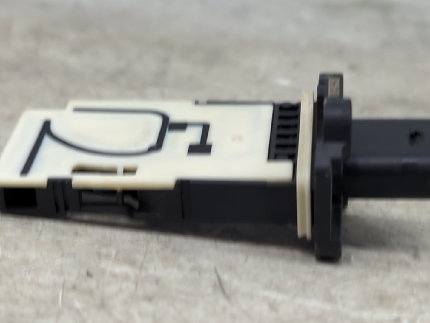 2014-2018 Jeep Cherokee Mass Air Flow Meter Maf 1486483 - Oemusedautoparts1.com