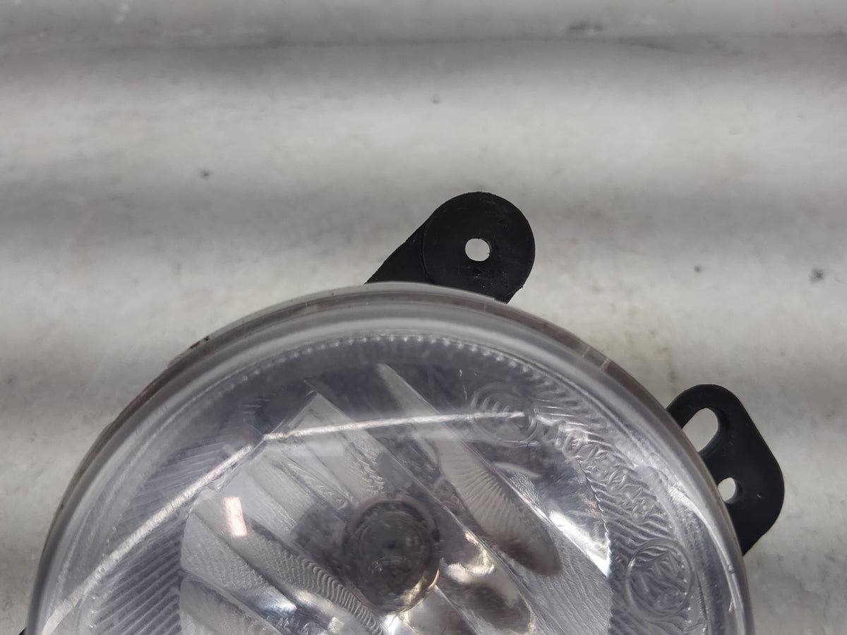 2014-2018 Jeep Cherokee Driver Left Oem Fog Light Lamp Black 1492530 - Oemusedautoparts1.com