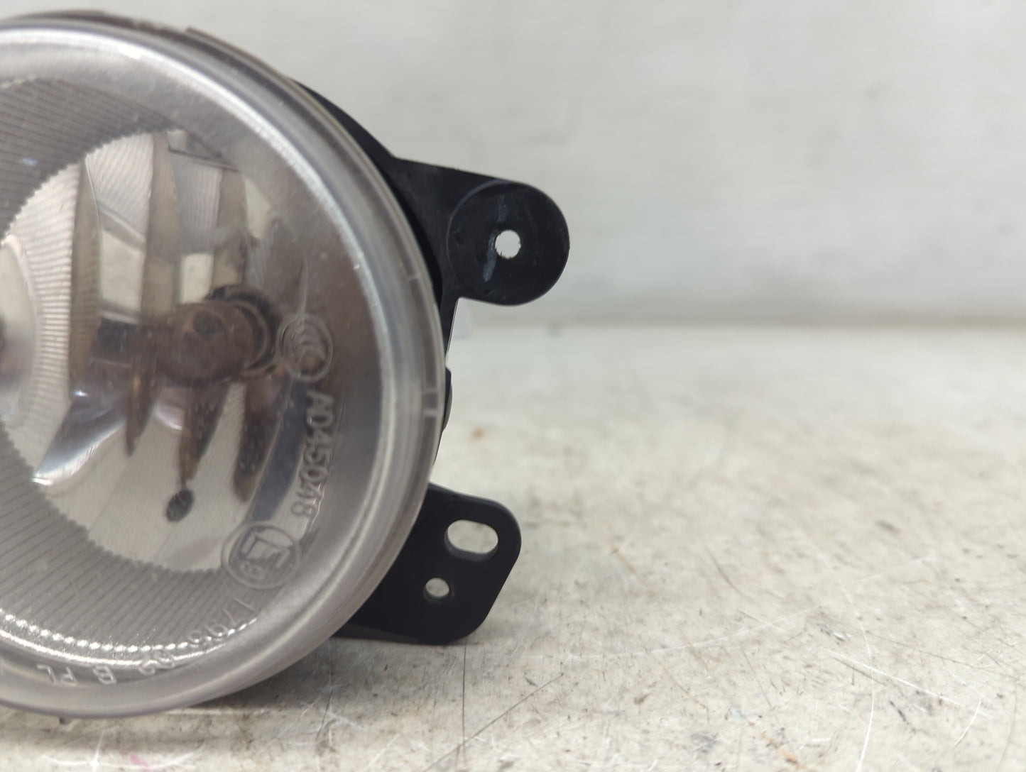 2014-2018 Jeep Cherokee Driver Left Oem Front Light Lamp Black - Oemusedautoparts1.com