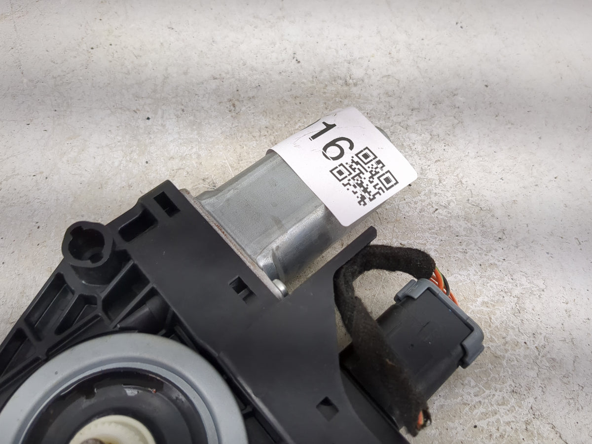 2014-2022 Jeep Cherokee Passenger Front Right Power Window Motor - Oemusedautoparts1.com