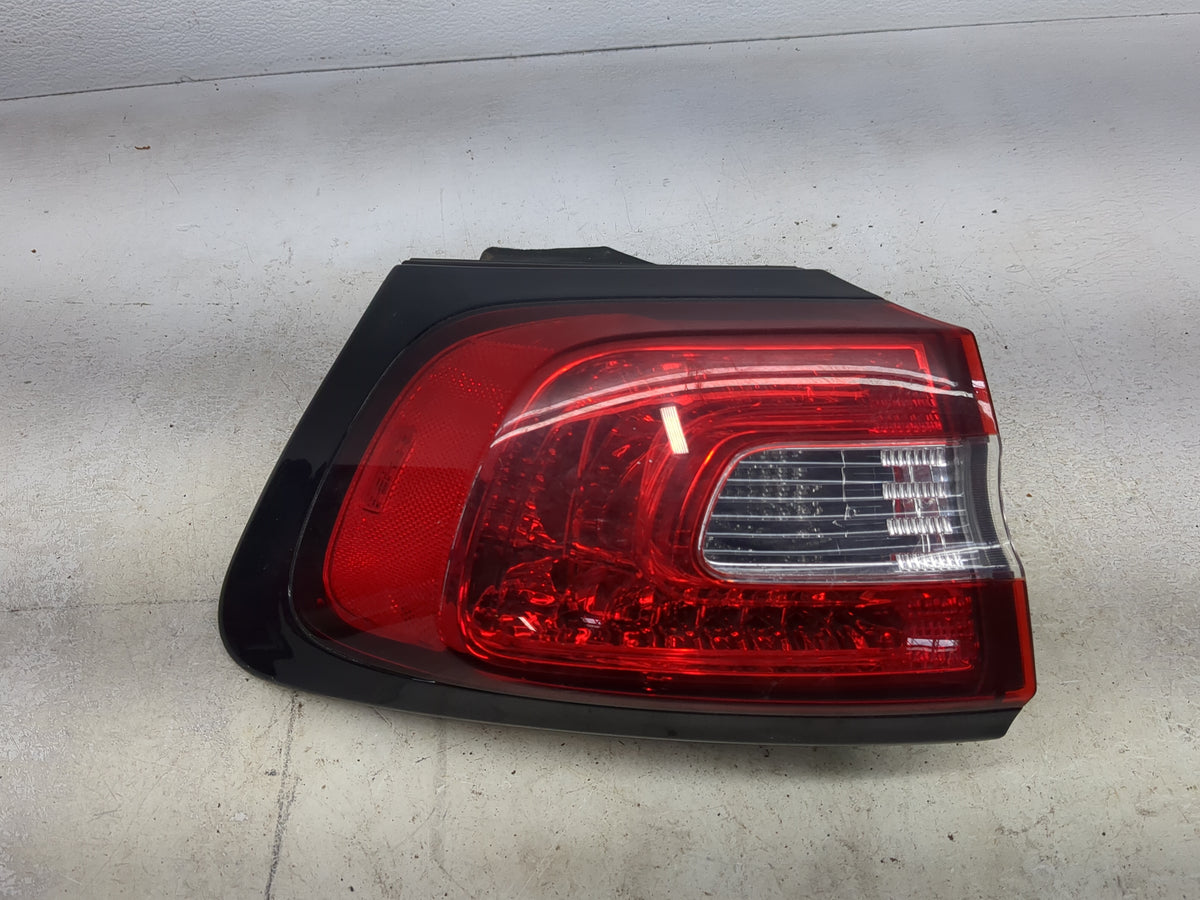 2014-2018 Jeep Cherokee Tail Light Assembly Driver Left OEM Fits Fits 2014 2015 2016 2017 2018 OEM Used Auto Parts - Oemused