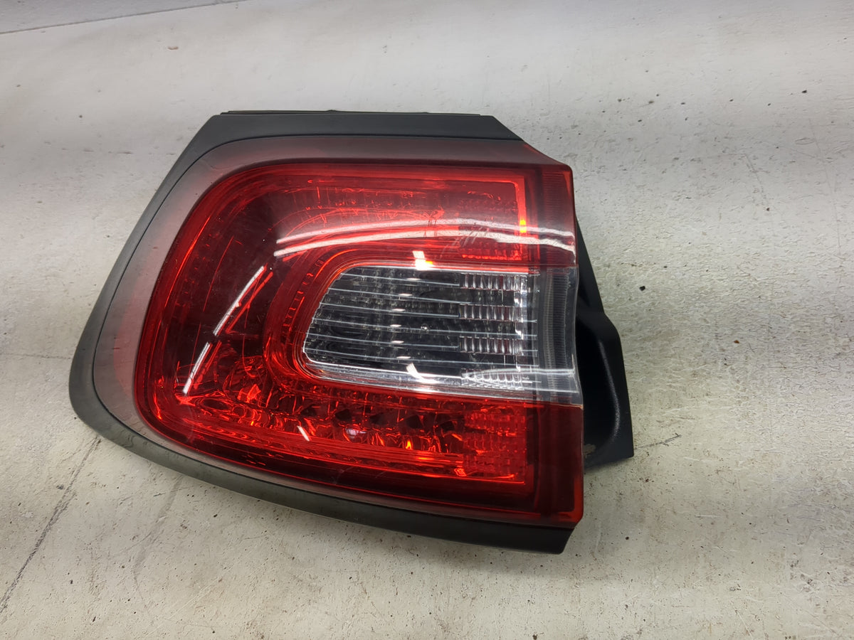 2014-2018 Jeep Cherokee Tail Light Assembly Driver Left OEM Fits Fits 2014 2015 2016 2017 2018 OEM Used Auto Parts - Oemused