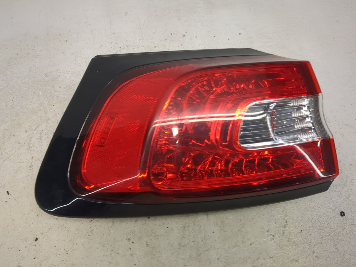 2014-2018 Jeep Cherokee Tail Light Assembly Driver Left OEM P/N:68102907AF Fits Fits 2014 2015 2016 2017 2018 OEM Used Auto 