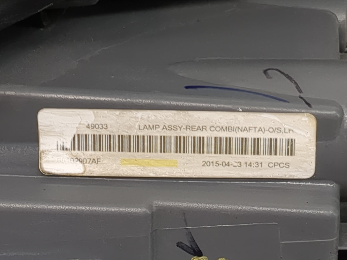 2014-2018 Jeep Cherokee Tail Light Assembly Driver Left OEM P/N:68102907AF Fits Fits 2014 2015 2016 2017 2018 OEM Used Auto 