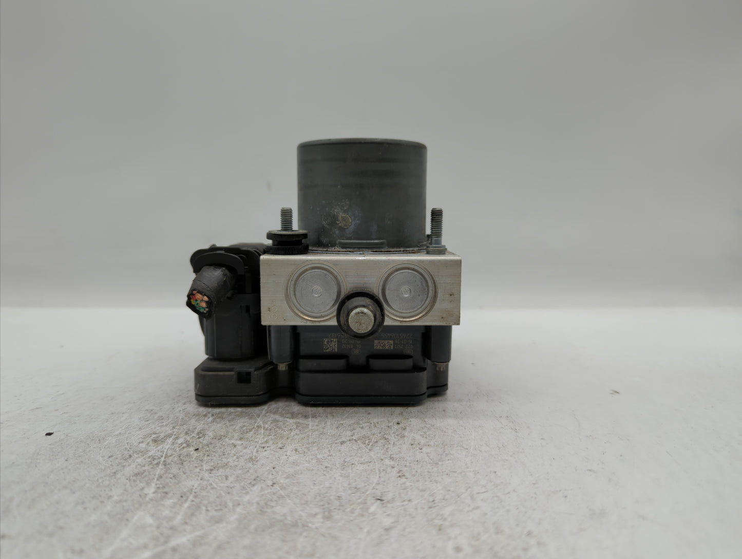 2015 Jeep Cherokee ABS Pump Control Module Replacement P/N:P68237001AE P68237001AD Fits OEM Used Auto Parts - Oemusedautopar