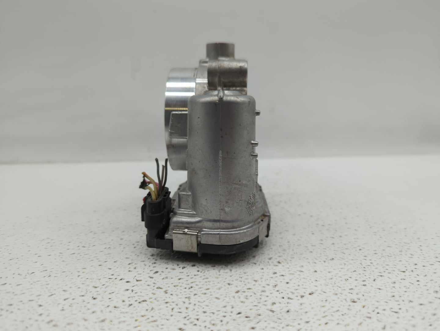 2014-2017 Jeep Cherokee Throttle Body P/N:05184349AC 05184349AE, 05184349AF Fits Fits 2011 2012 2013 2014 2015 2016 2017 201