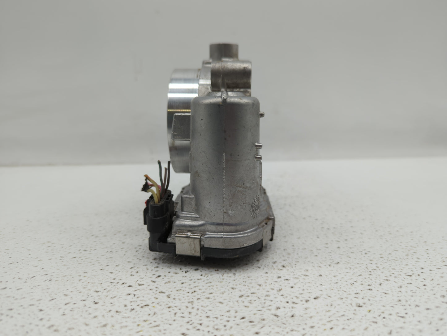 2014-2017 Jeep Cherokee Throttle Body P/N:05184349AC 05184349AE, 05184349AF Fits Fits 2011 2012 2013 2014 2015 2016 2017 201