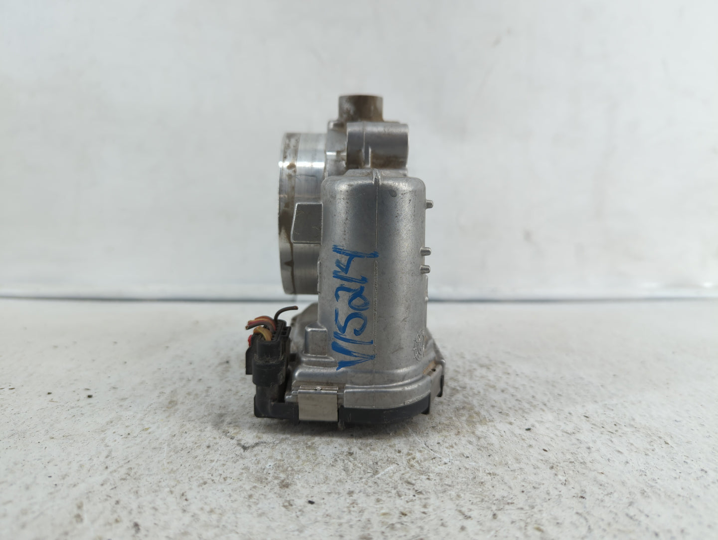 2014-2017 Jeep Cherokee Throttle Body P/N:05184349AC Fits Fits 2011 2012 2013 2014 2015 2016 2017 2018 2019 OEM Used Auto Pa