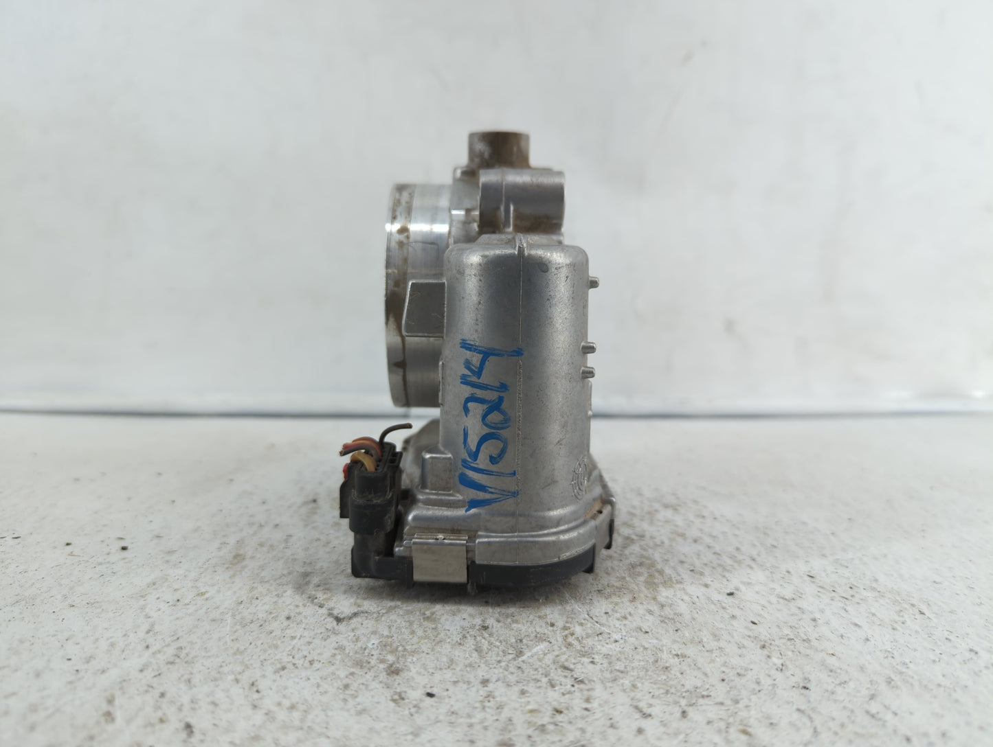 2014-2017 Jeep Cherokee Throttle Body P/N:05184349AC Fits Fits 2011 2012 2013 2014 2015 2016 2017 2018 2019 OEM Used Auto Pa
