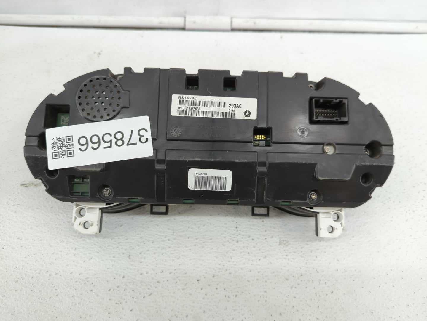 2015 Jeep Cherokee Instrument Cluster Speedometer Gauges P/N:P68241293AD P68241293AC Fits OEM Used Auto Parts - Oemusedautop