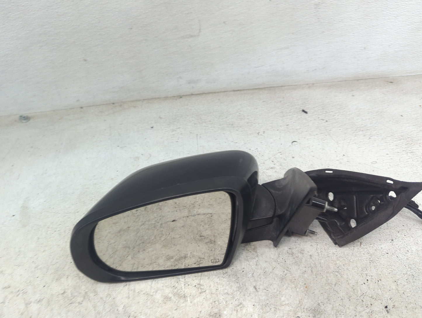 2014-2021 Jeep Cherokee Driver Side View Mirror - Left Door Mirror OEM Used - Oemusedautoparts1.com