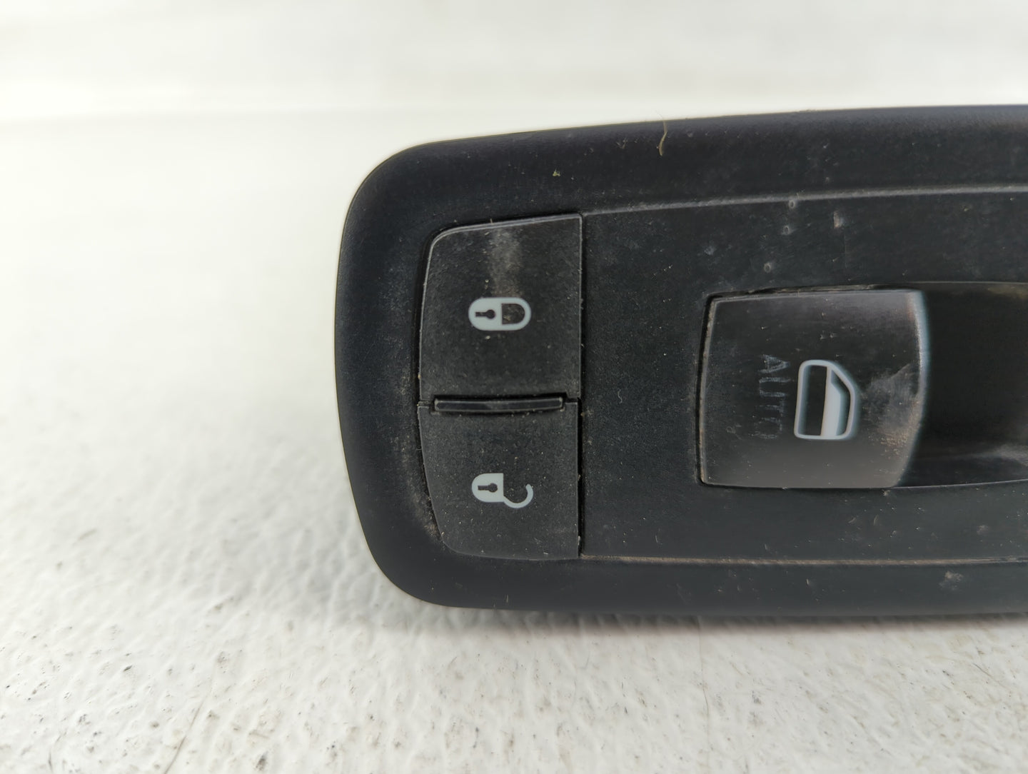 2015 Jeep Cherokee Master Power Window Switch Replacement Driver Side Left P/N:68228155AA Fits OEM Used Auto Parts - Oemused