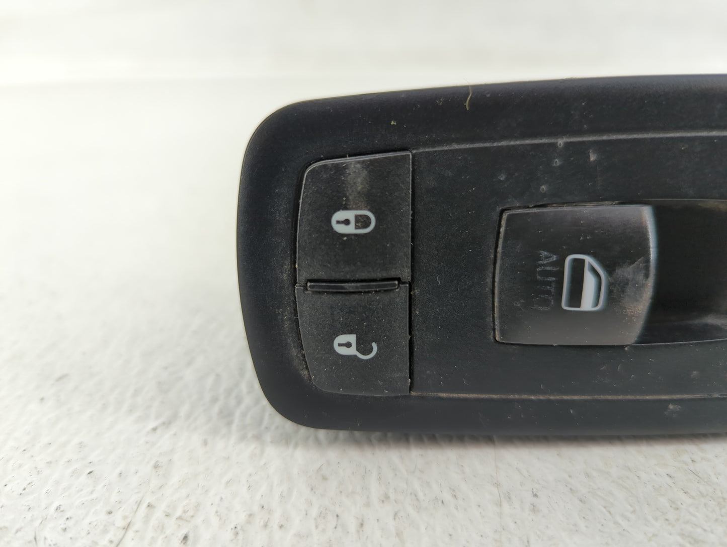 2015 Jeep Cherokee Master Power Window Switch Replacement Driver Side Left P/N:68228155AA Fits OEM Used Auto Parts - Oemused