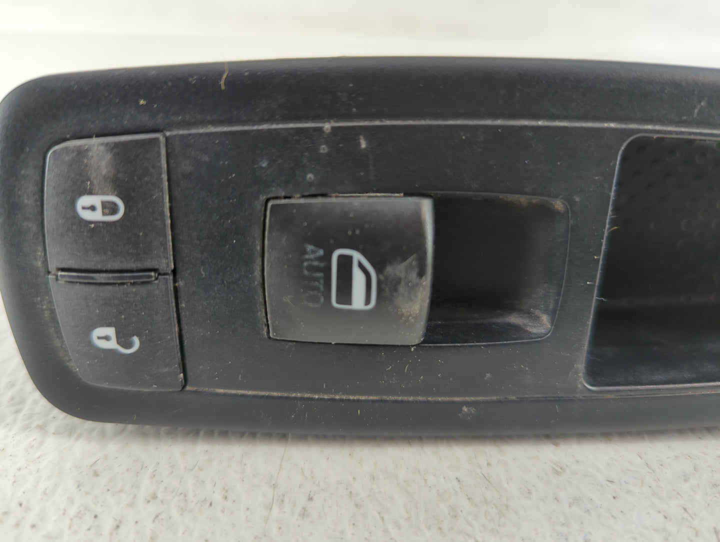 2015 Jeep Cherokee Master Power Window Switch Replacement Driver Side Left P/N:68228155AA Fits OEM Used Auto Parts - Oemused