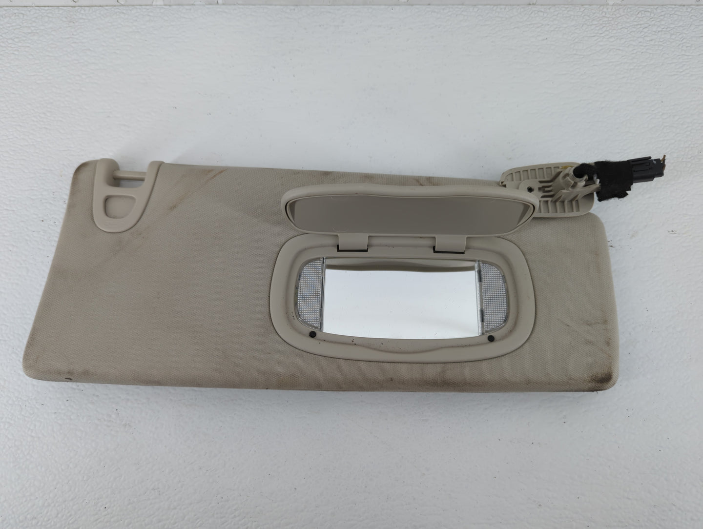 2014-2018 Jeep Cherokee Sun Visor Shade Replacement Passenger Right Mirror Fits Fits 2014 2015 2016 2017 2018 OEM Used Auto 