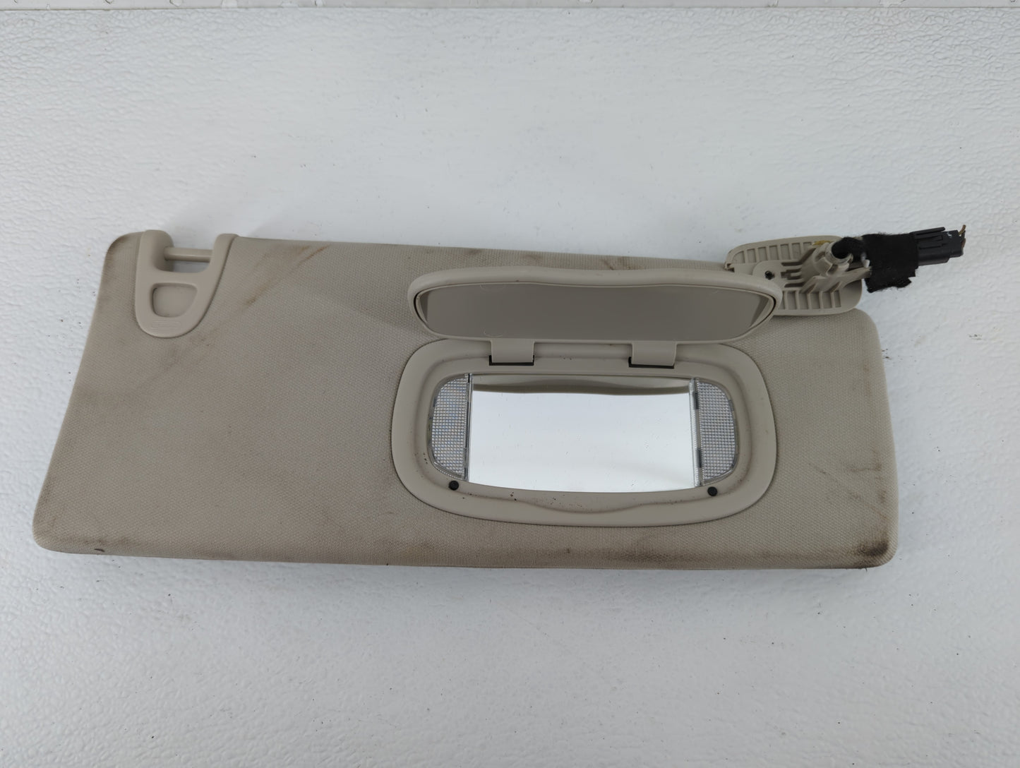 2014-2018 Jeep Cherokee Sun Visor Shade Replacement Passenger Right Mirror Fits Fits 2014 2015 2016 2017 2018 OEM Used Auto 