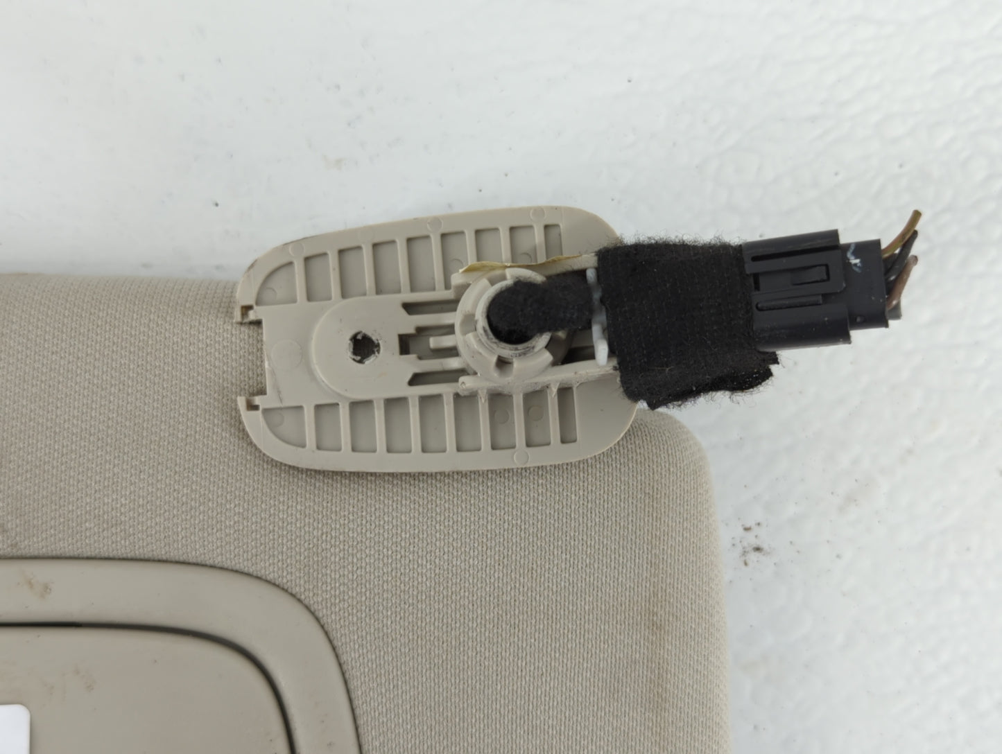 2014-2018 Jeep Cherokee Sun Visor Shade Replacement Passenger Right Mirror Fits Fits 2014 2015 2016 2017 2018 OEM Used Auto 