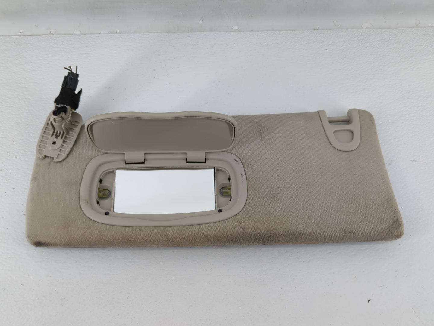 2014-2018 Jeep Cherokee Sun Visor Shade Replacement Passenger Right Mirror Fits Fits 2014 2015 2016 2017 2018 OEM Used Auto 