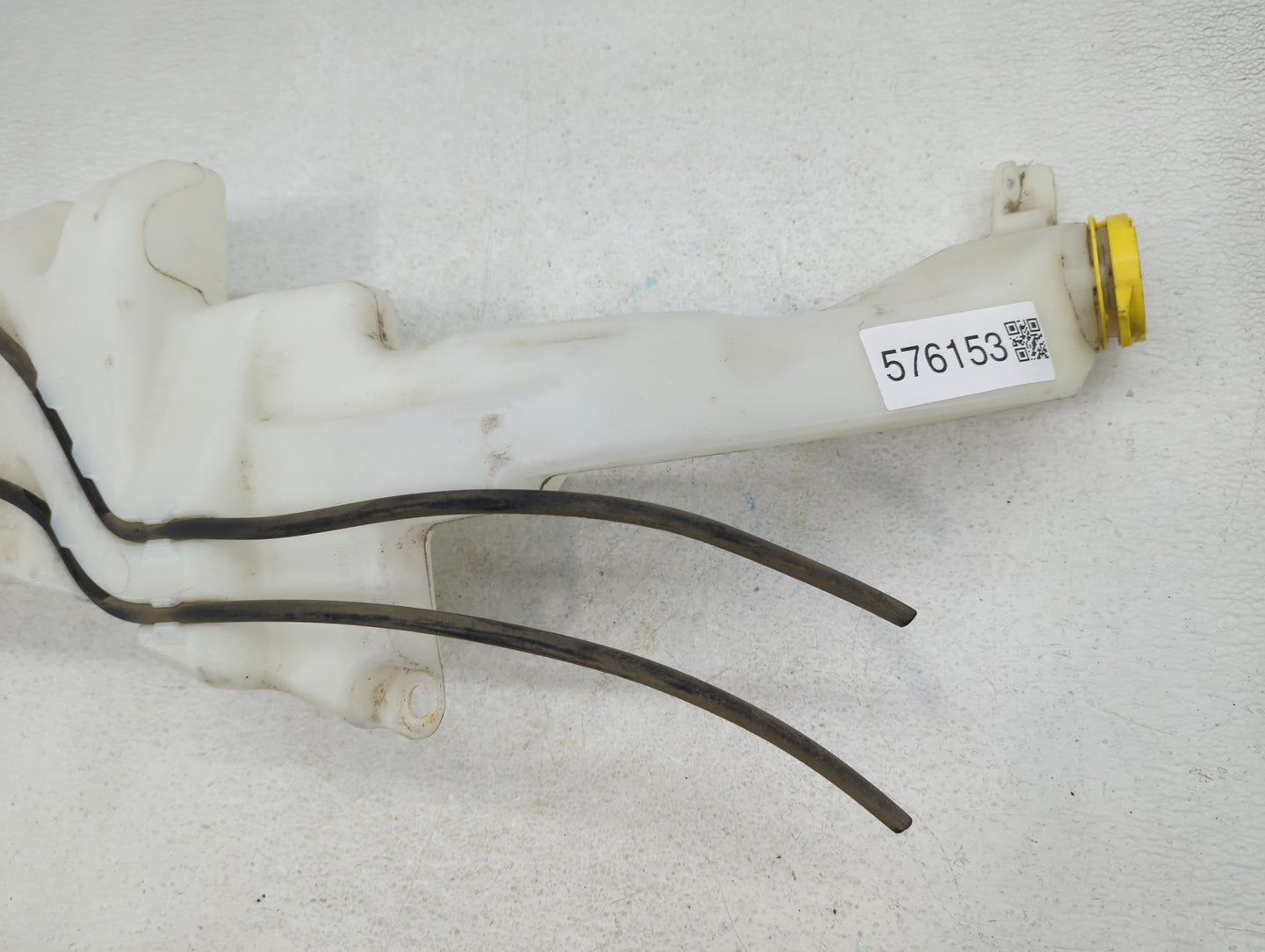2014-2018 Jeep Cherokee Windshield Washer Fluid Reservoir Bottle Oem - Oemusedautoparts1.com