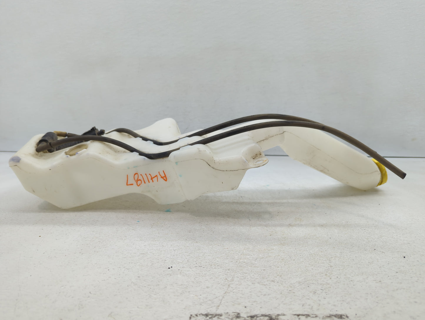 2014-2018 Jeep Cherokee Windshield Washer Fluid Reservoir Bottle Oem - Oemusedautoparts1.com