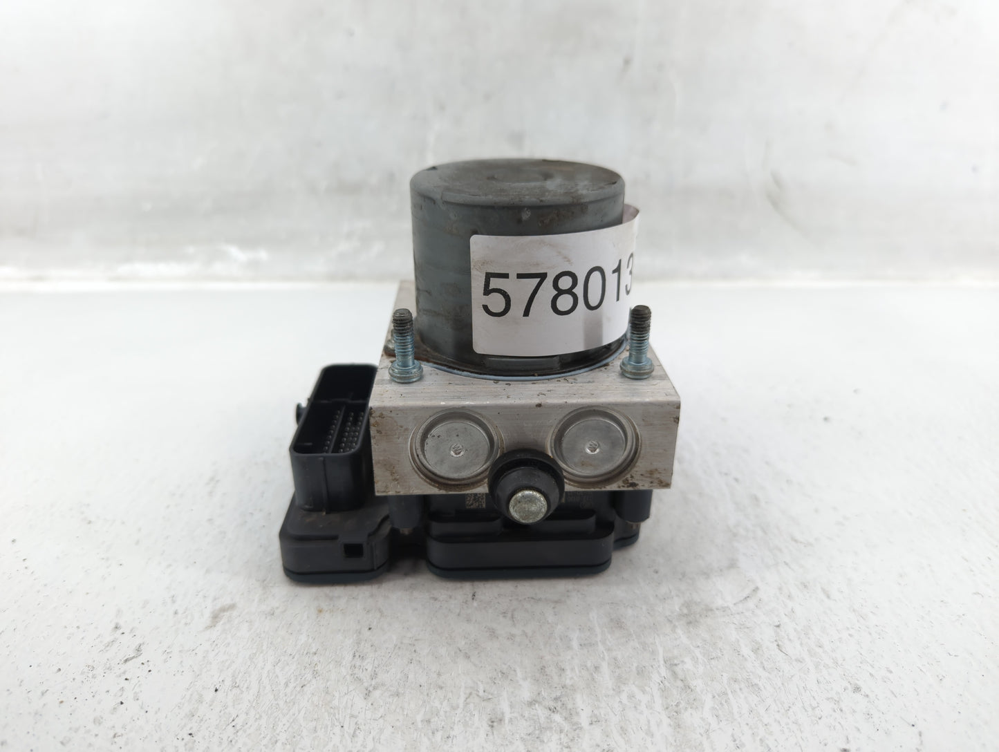 2015 Jeep Cherokee ABS Pump Control Module Replacement P/N:P68237001AD Fits OEM Used Auto Parts - Oemusedautoparts1.com