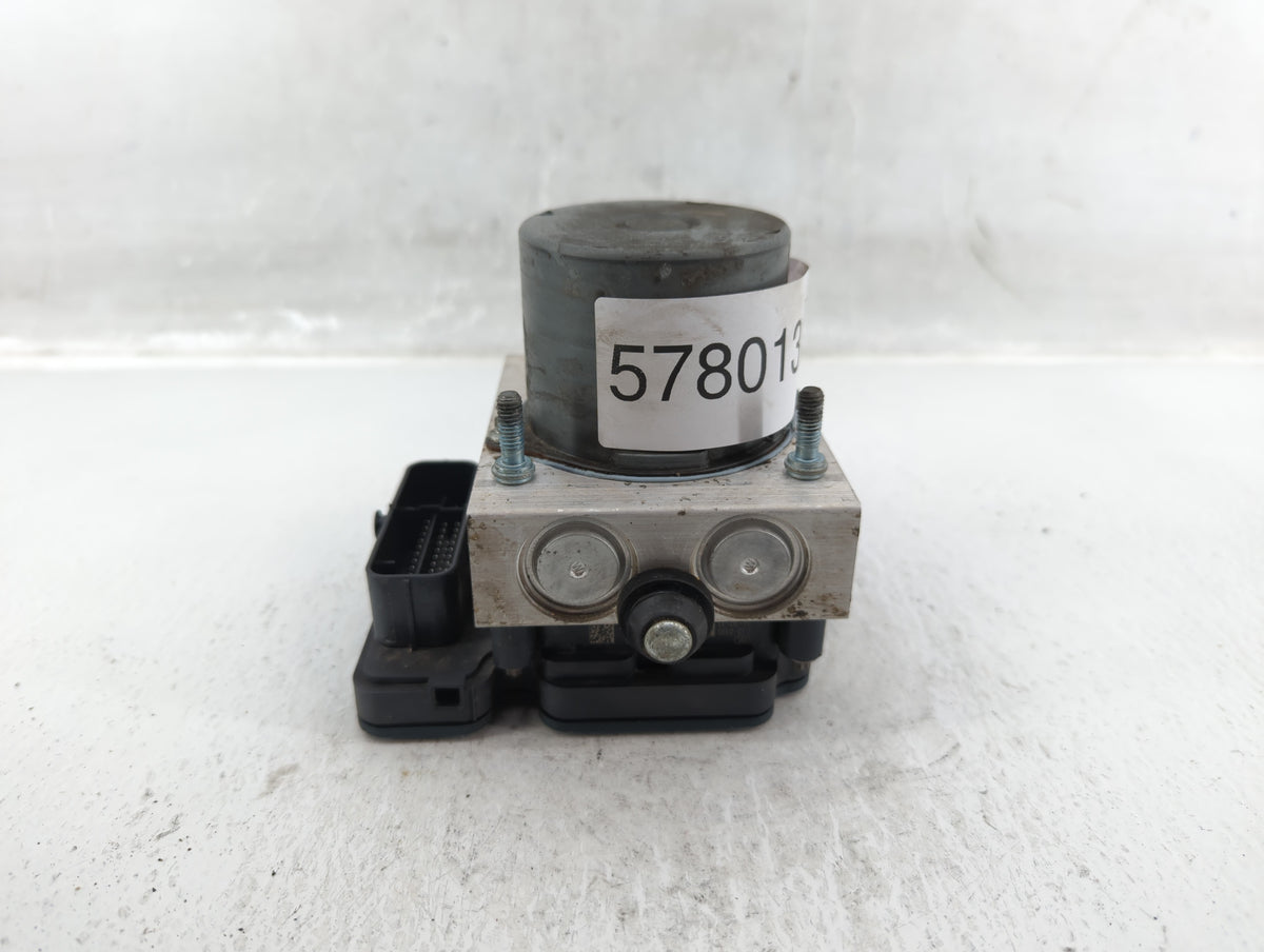2015 Jeep Cherokee Anti-Lock Brake ABS Pump Module Actuator OEM P/N:P68237001AD Fits OEM Used Auto Parts - Oemusedautoparts1