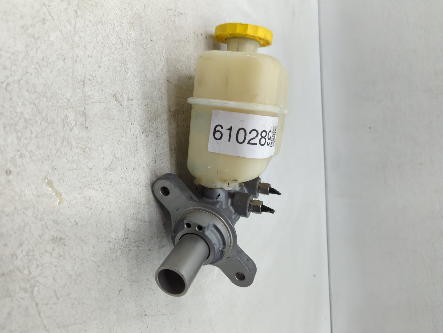 2014-2018 Jeep Cherokee Brake Master Cylinder - Oemusedautoparts1.com