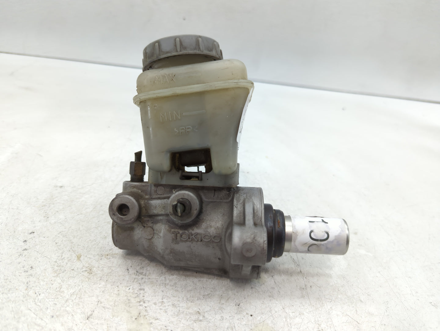 2015 Jeep Cherokee Brake Master Cylinder - Oemusedautoparts1.com