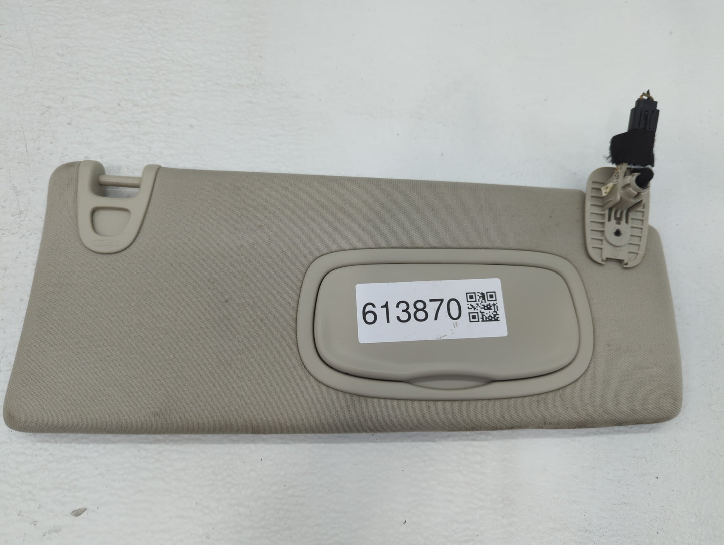 2014-2018 Jeep Cherokee Sun Visor Shade Replacement Passenger Right Mirror Fits Fits 2014 2015 2016 2017 2018 OEM Used Auto 