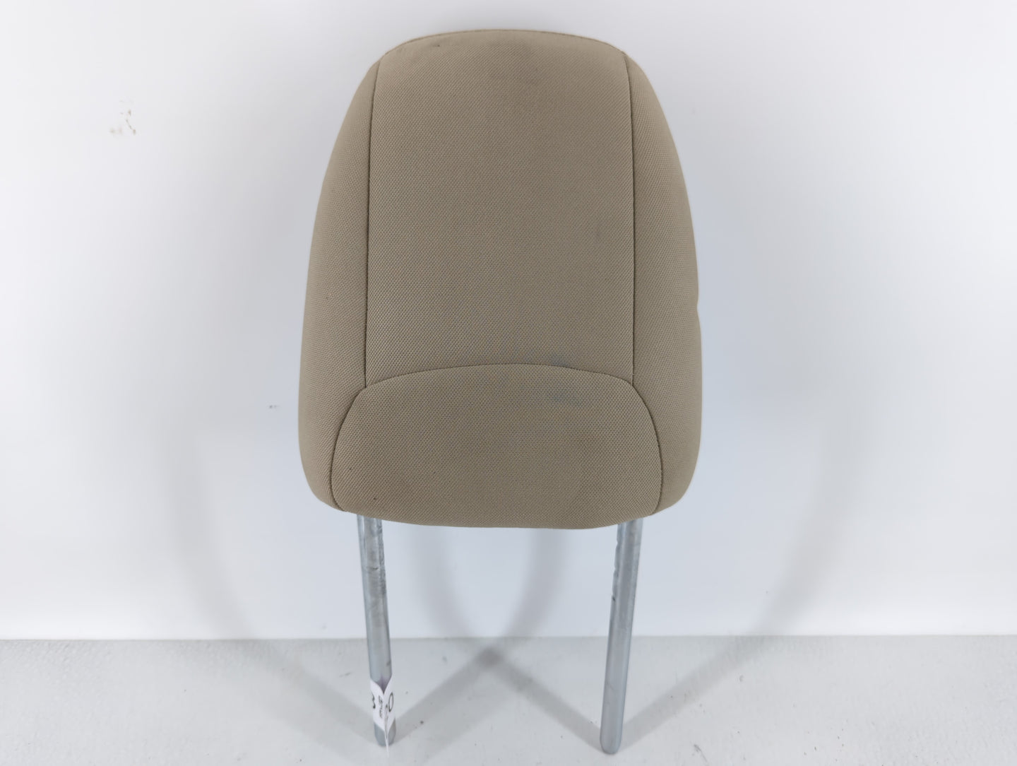 Jeep Cherokee Headrest Head Rest Front Driver Passenger Seat Beige - Oemusedautoparts1.com