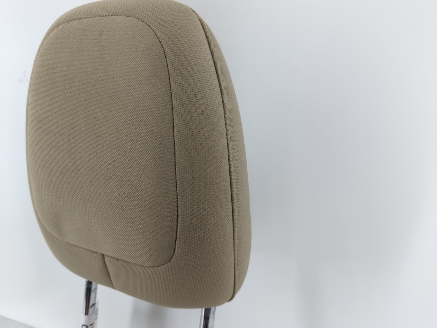 Jeep Cherokee Headrest Head Rest Front Driver Passenger Seat Light Beige - Oemusedautoparts1.com