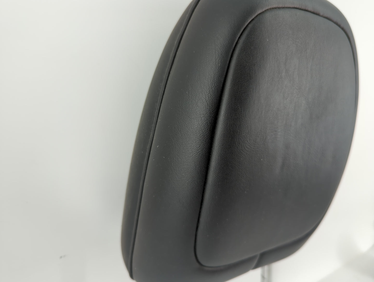 Jeep Cherokee Headrest Head Rest Front Driver Passenger Seat Black - Oemusedautoparts1.com