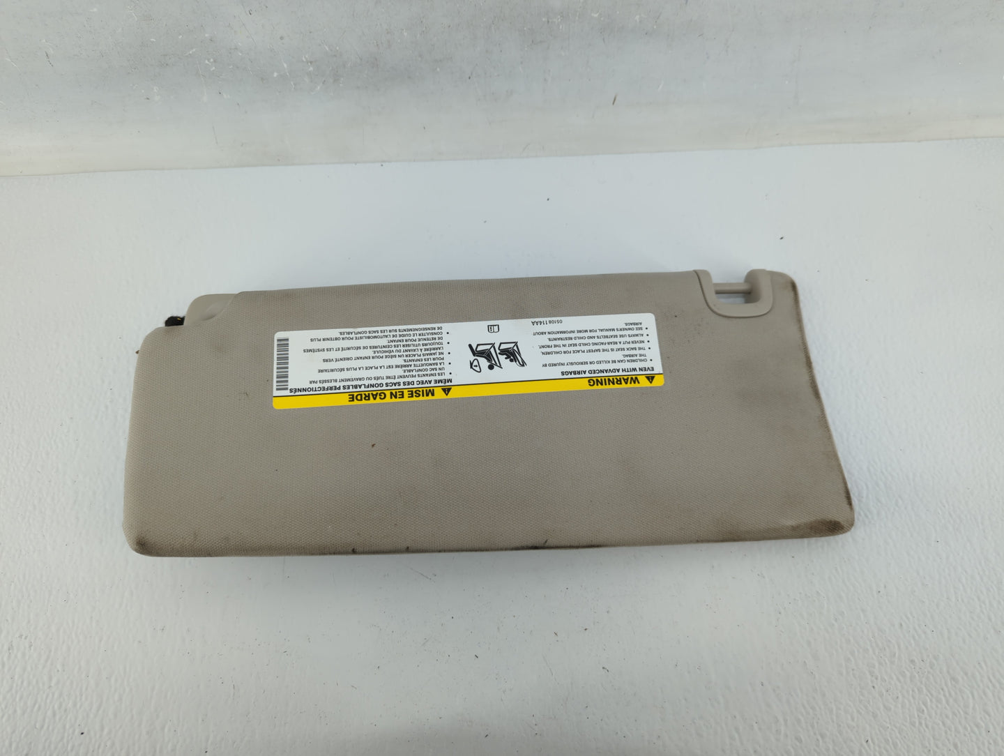 2014-2018 Jeep Cherokee Sun Visor Shade Replacement Passenger Right Mirror Fits Fits 2014 2015 2016 2017 2018 OEM Used Auto 
